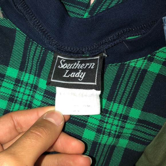 Southern Lady Plaid Raw Hemmed Crop Top - Picture 6 of 7